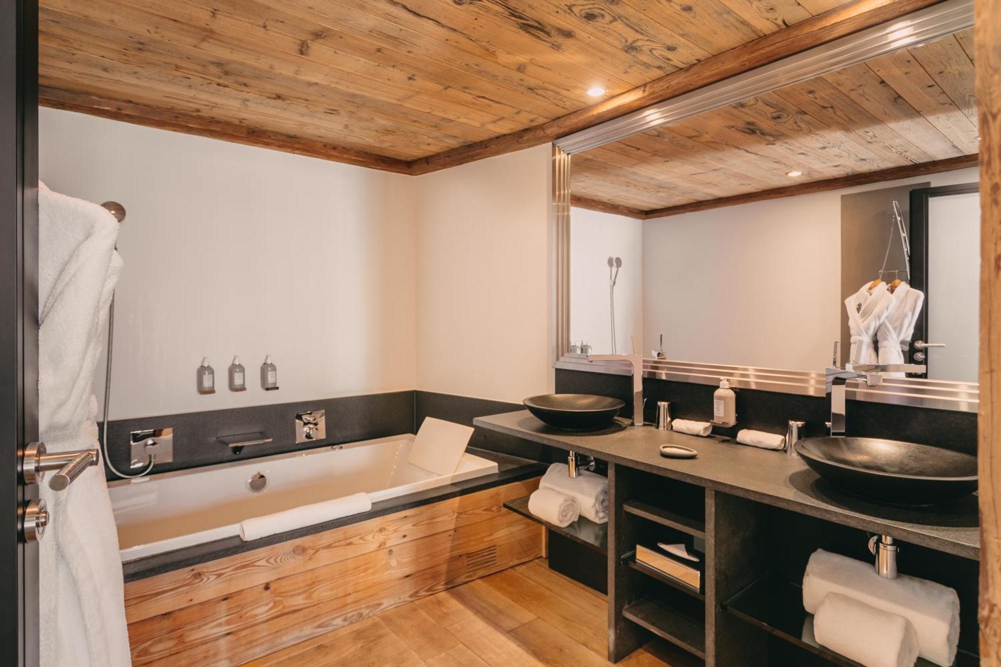 Les Suites - Maison Bouvier ทีนเญอ ภายนอก รูปภาพ